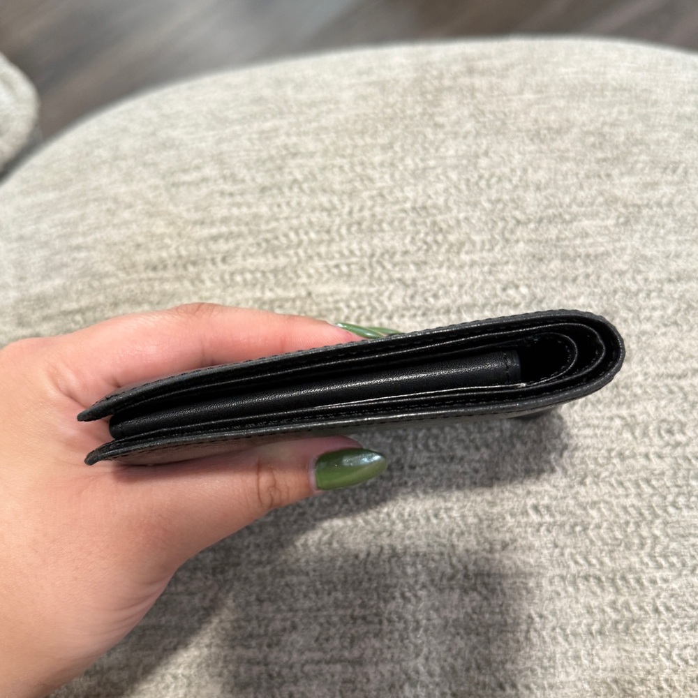 Burberry Black Wallet Sleek Minimalist Design - Picture 6 of 13
